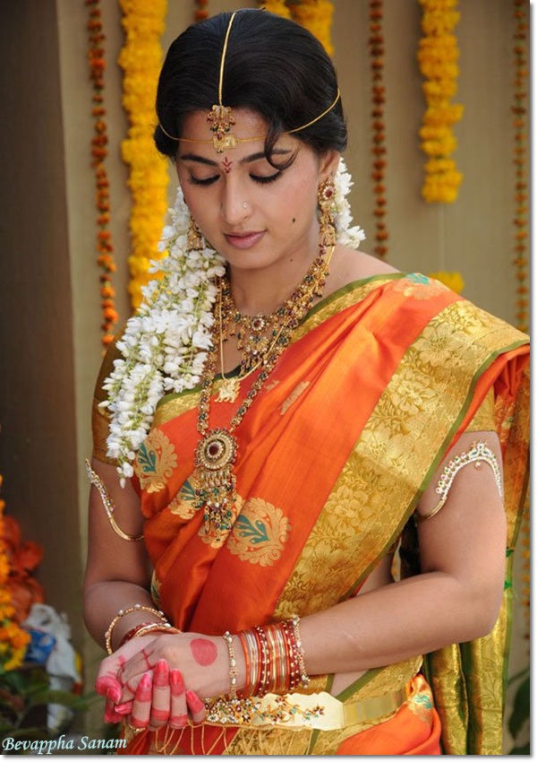 Actress Anushka Biodata